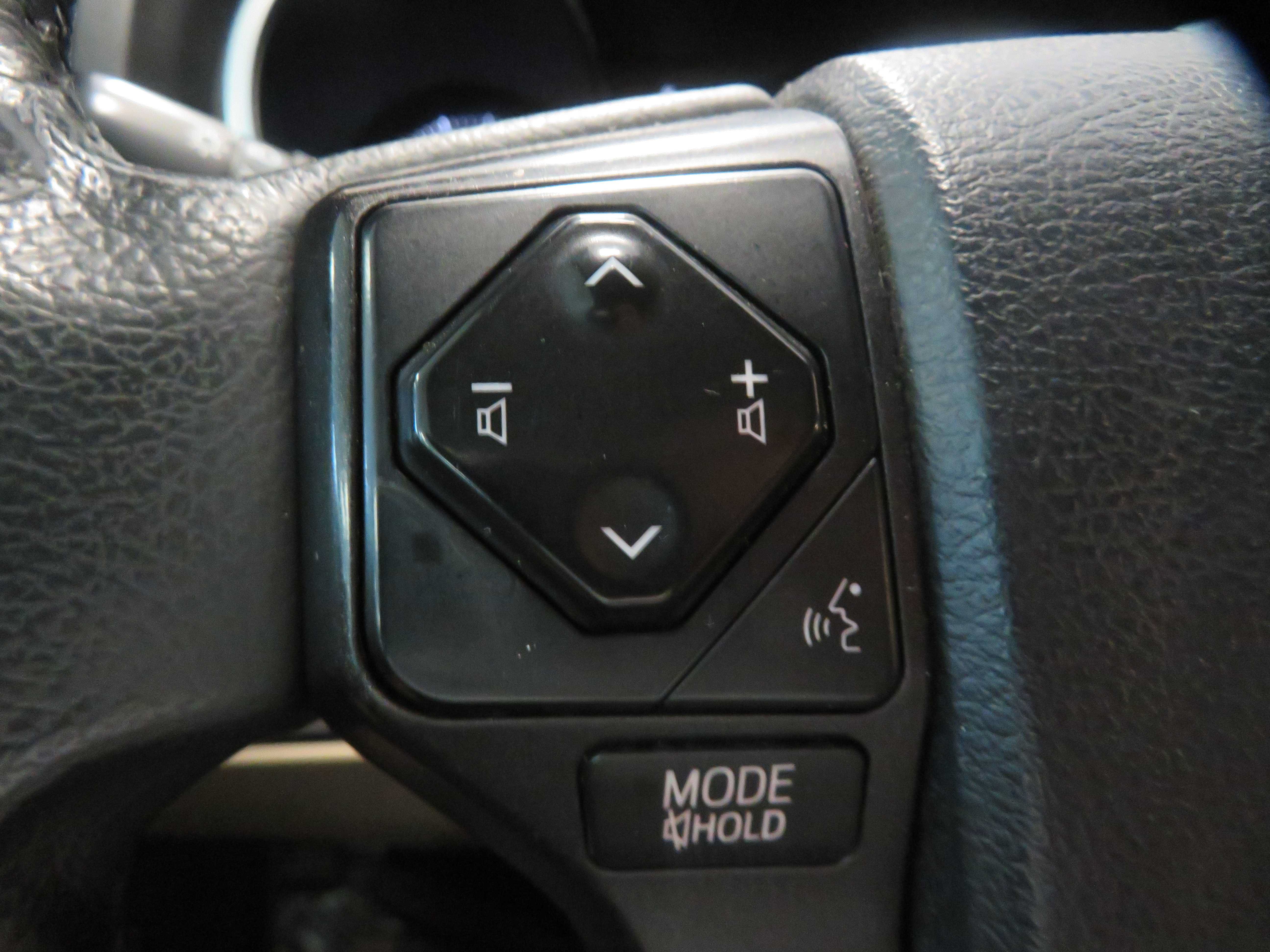 Used 2018 Toyota Sequoia Limited w/ Safety & Convenience Package AWD/4WD image 35