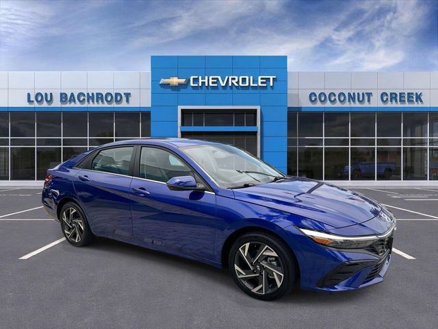 Used 2025 Hyundai Elantra Limited FWD image 2