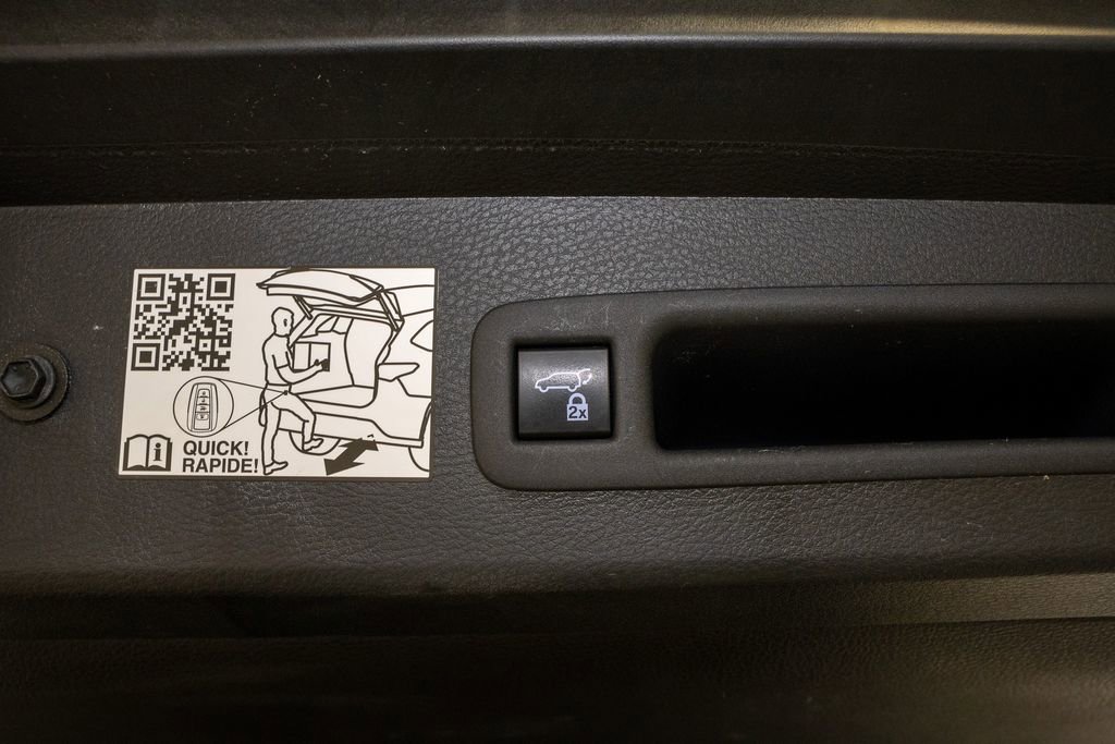 Used 2022 Toyota Sienna Platinum image 7