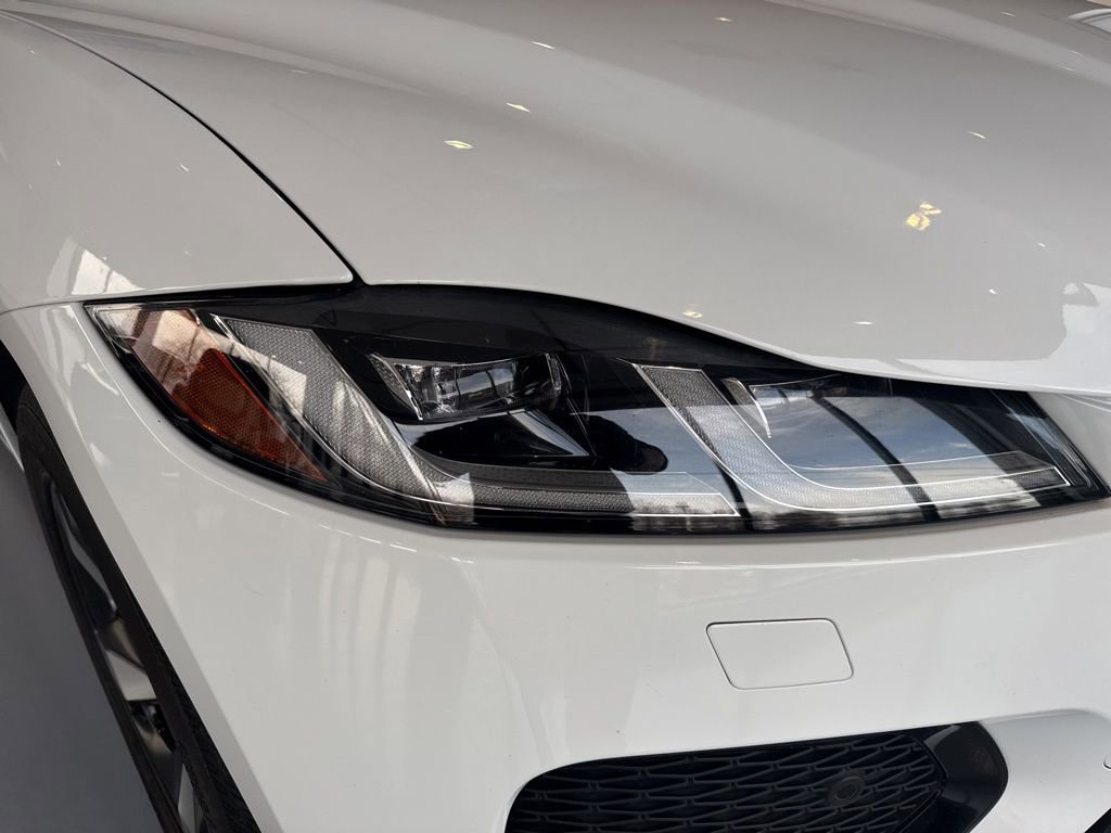 Used 2025 Jaguar F-PACE R-Dynamic S AWD/4WD image 19