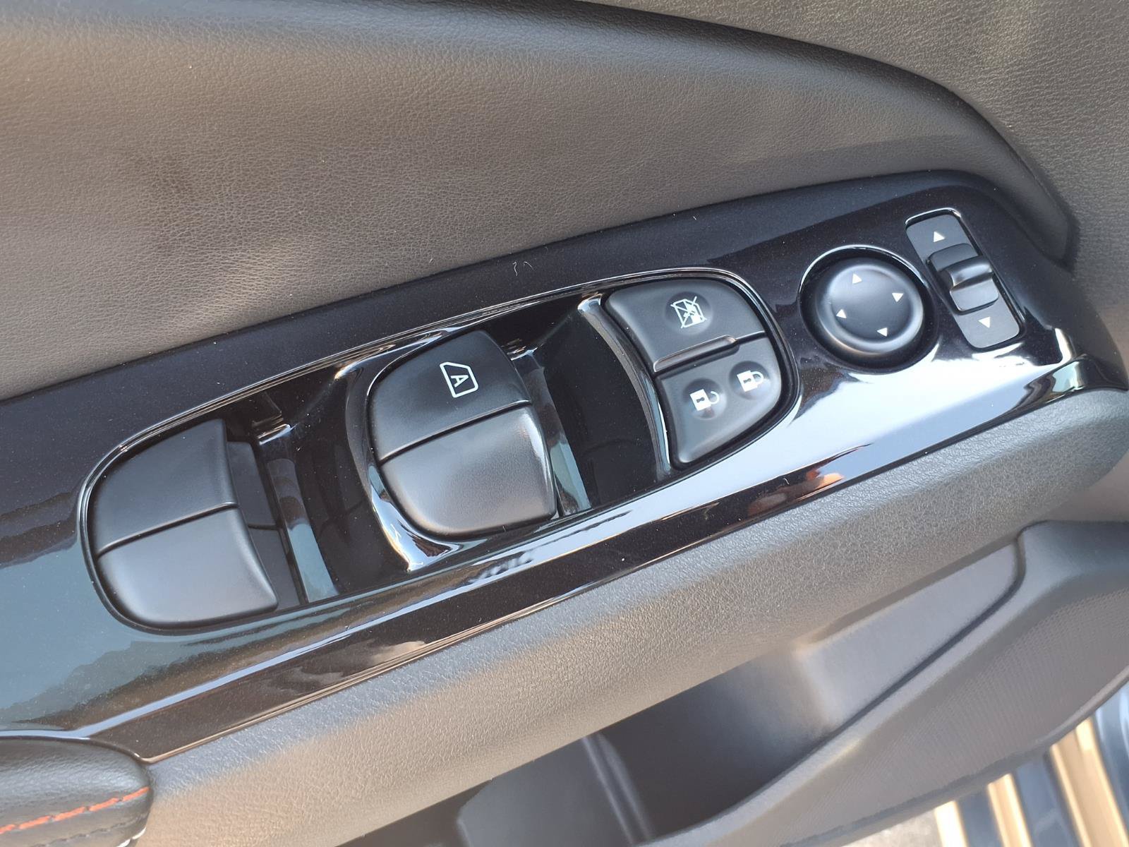 Used 2024 Nissan Altima 2.5 SR w/ SR Premium Package FWD image 17