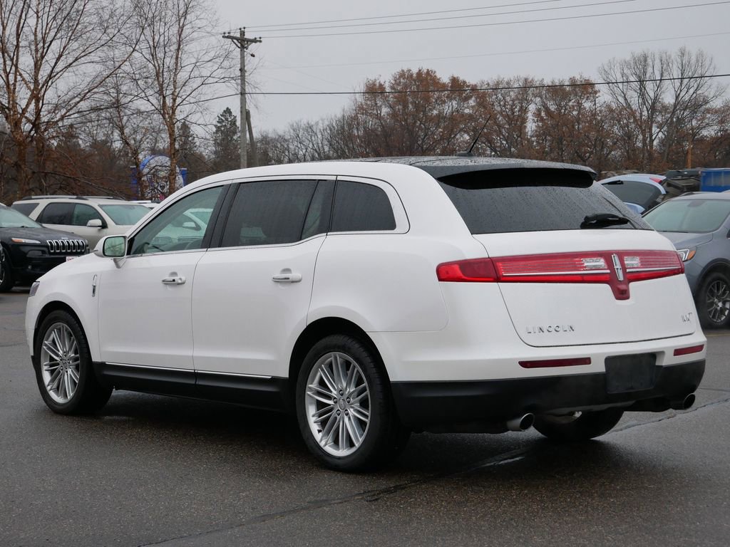 Used 2019 Lincoln MKT AWD image 5