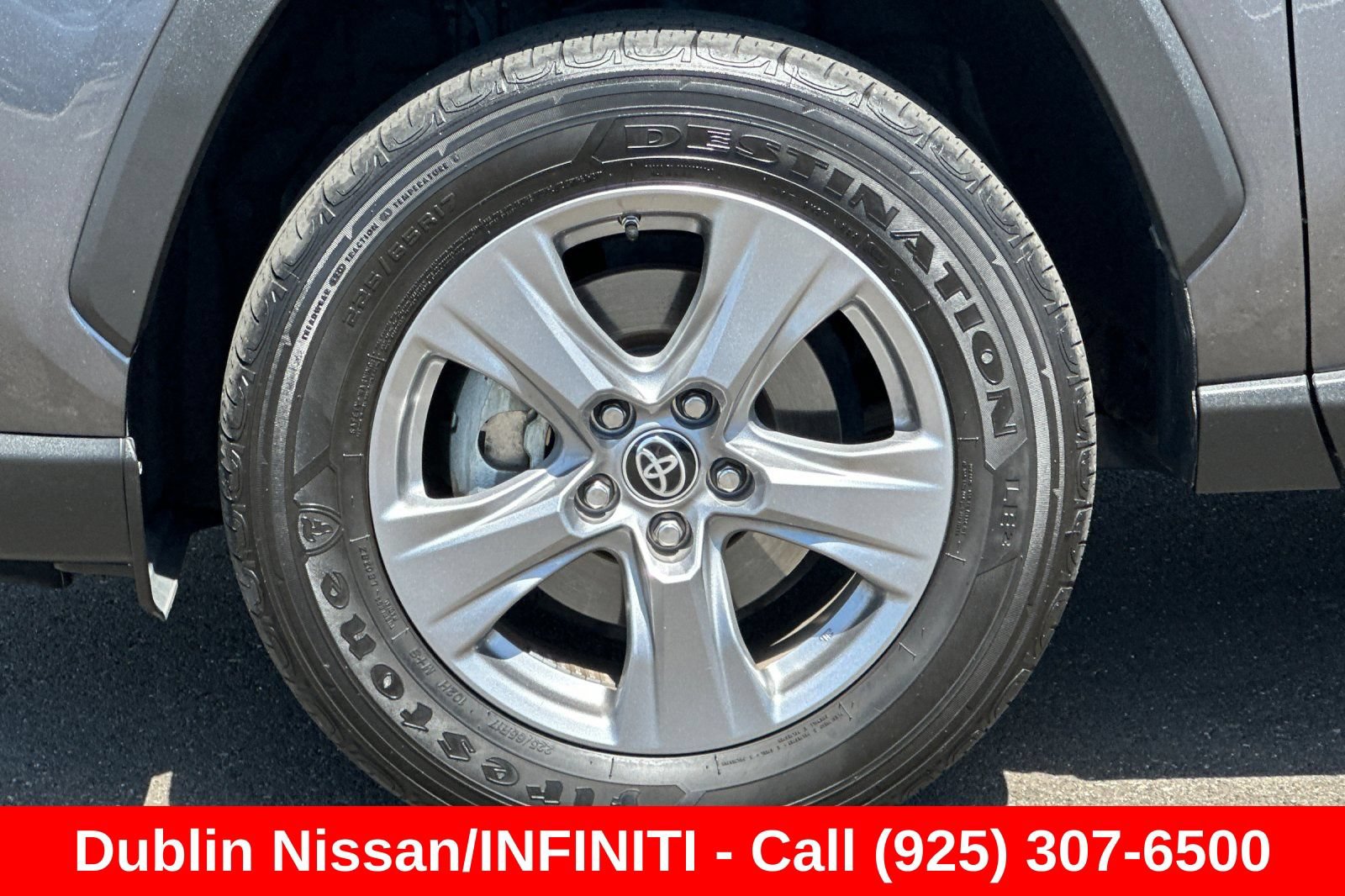 Used 2022 Toyota RAV4 LE AWD/4WD image 43