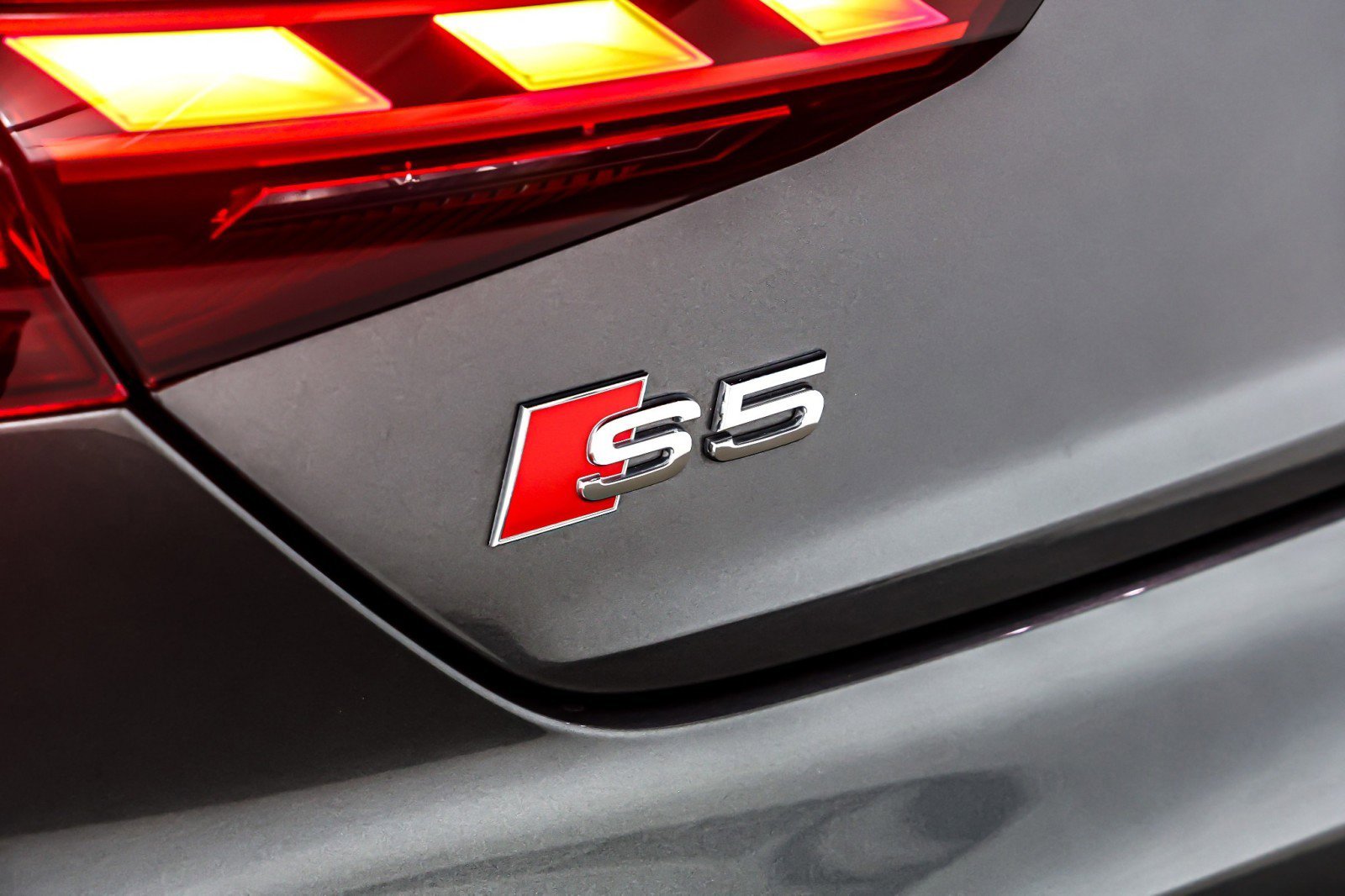 Used 2023 Audi S5 Premium w/ Convenience Package image 10