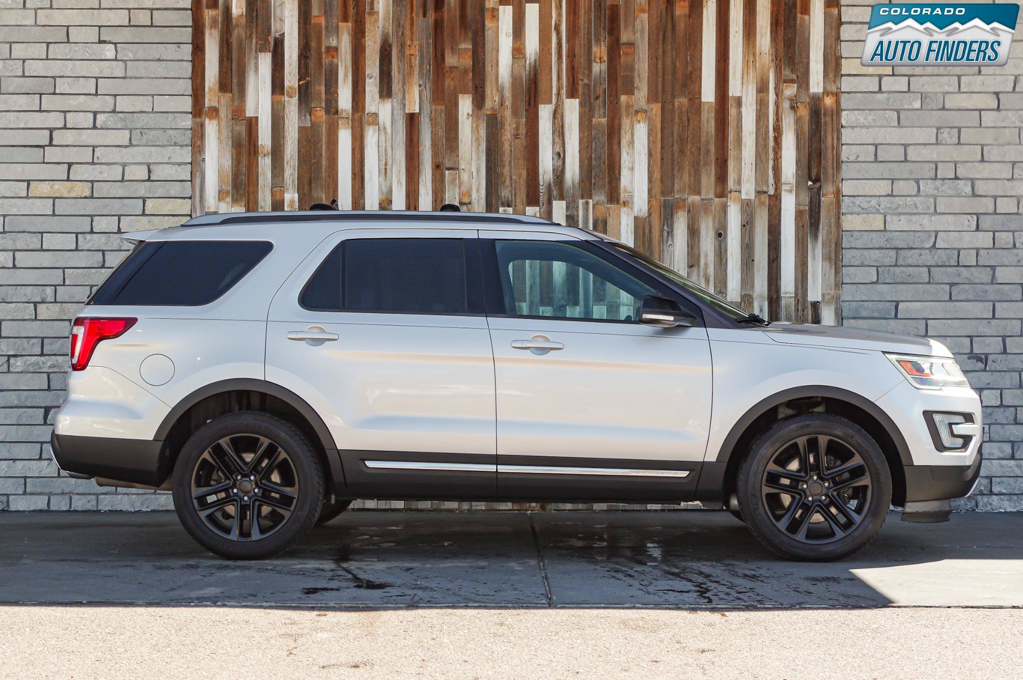 Used 2016 Ford Explorer XLT w/ Equipment Group 202A AWD/4WD image 8