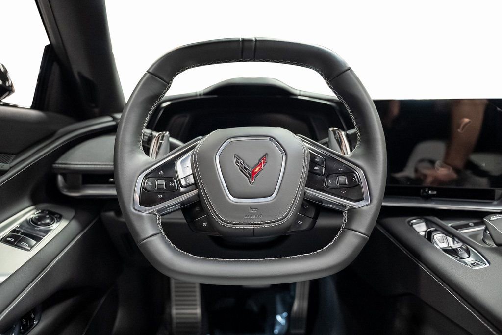 Used 2025 Chevrolet Corvette Stingray Coupe image 38