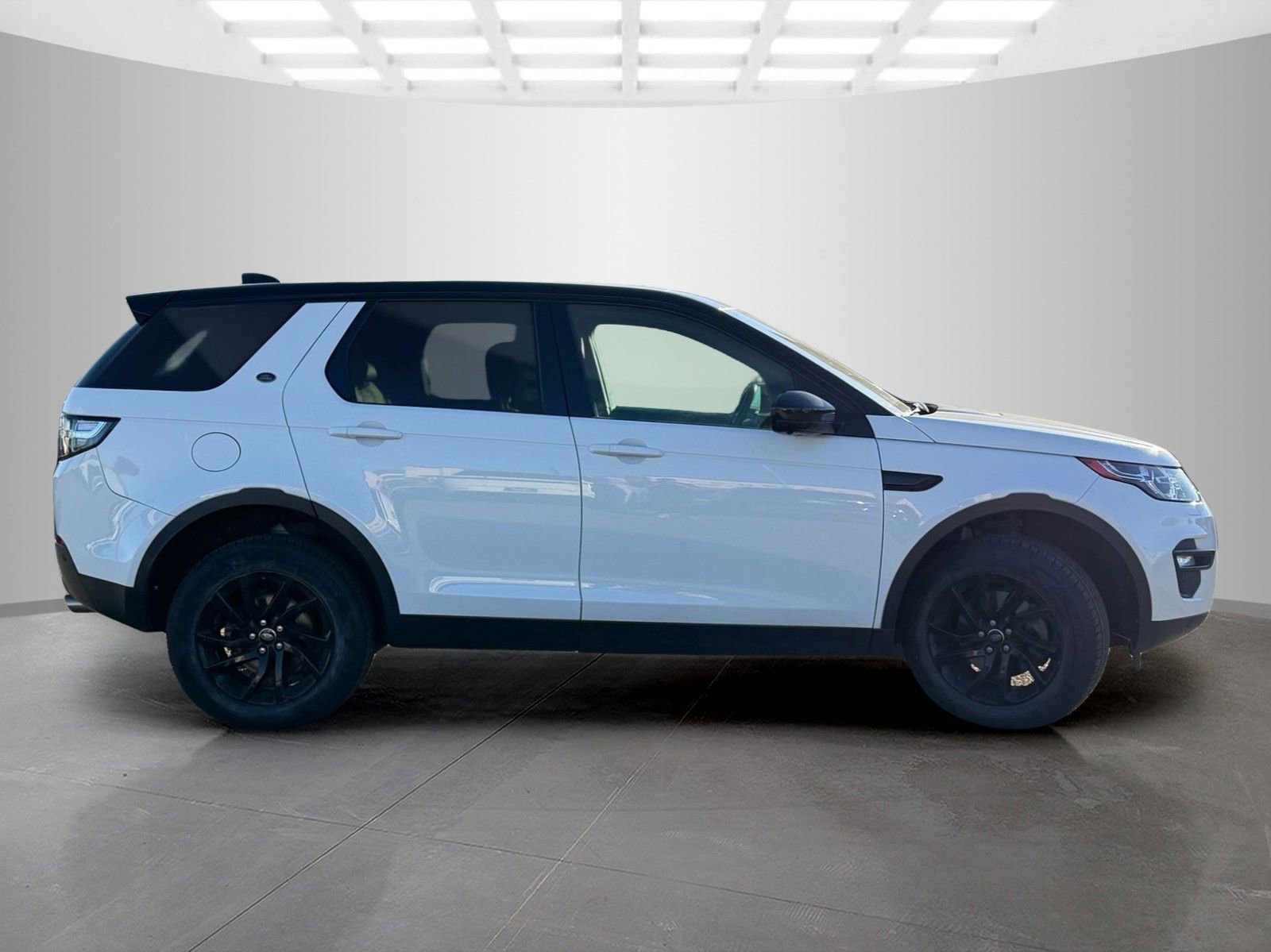 Used 2019 Land Rover Discovery Sport HSE image 4