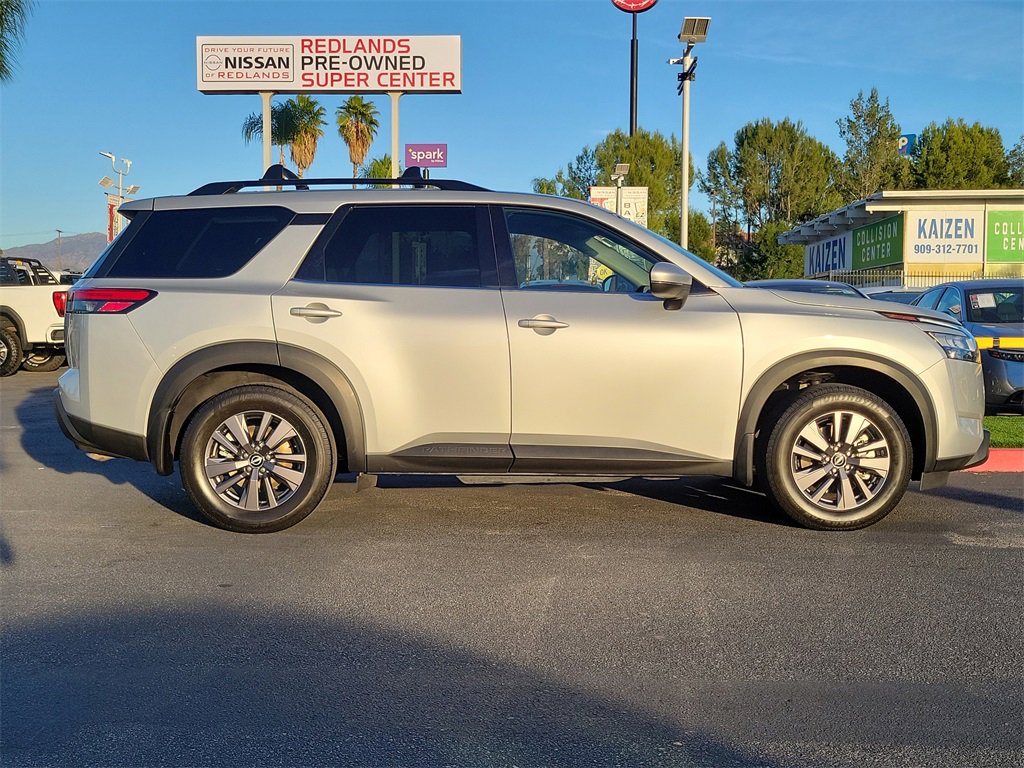 Used 2022 Nissan Pathfinder SV image 29