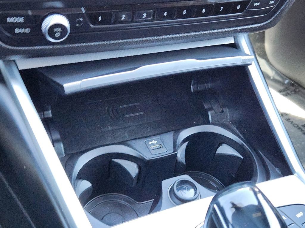 Used 2020 BMW 330i xDrive 330i xDrive w/ M Sport Package image 16