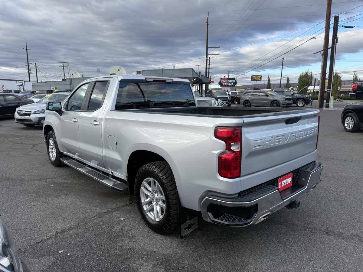 Used 2021 Chevrolet Silverado 1500 LT w/ Z71 Off-Road Package AWD/4WD image 6