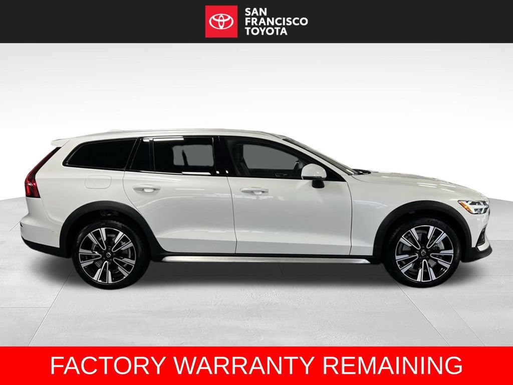 Used 2026 Volvo V60 B5 Cross Country Ultra w/ Climate Package AWD/4WD image 6