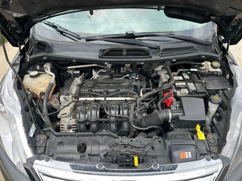 Used 2012 Ford Fiesta SES FWD image 12