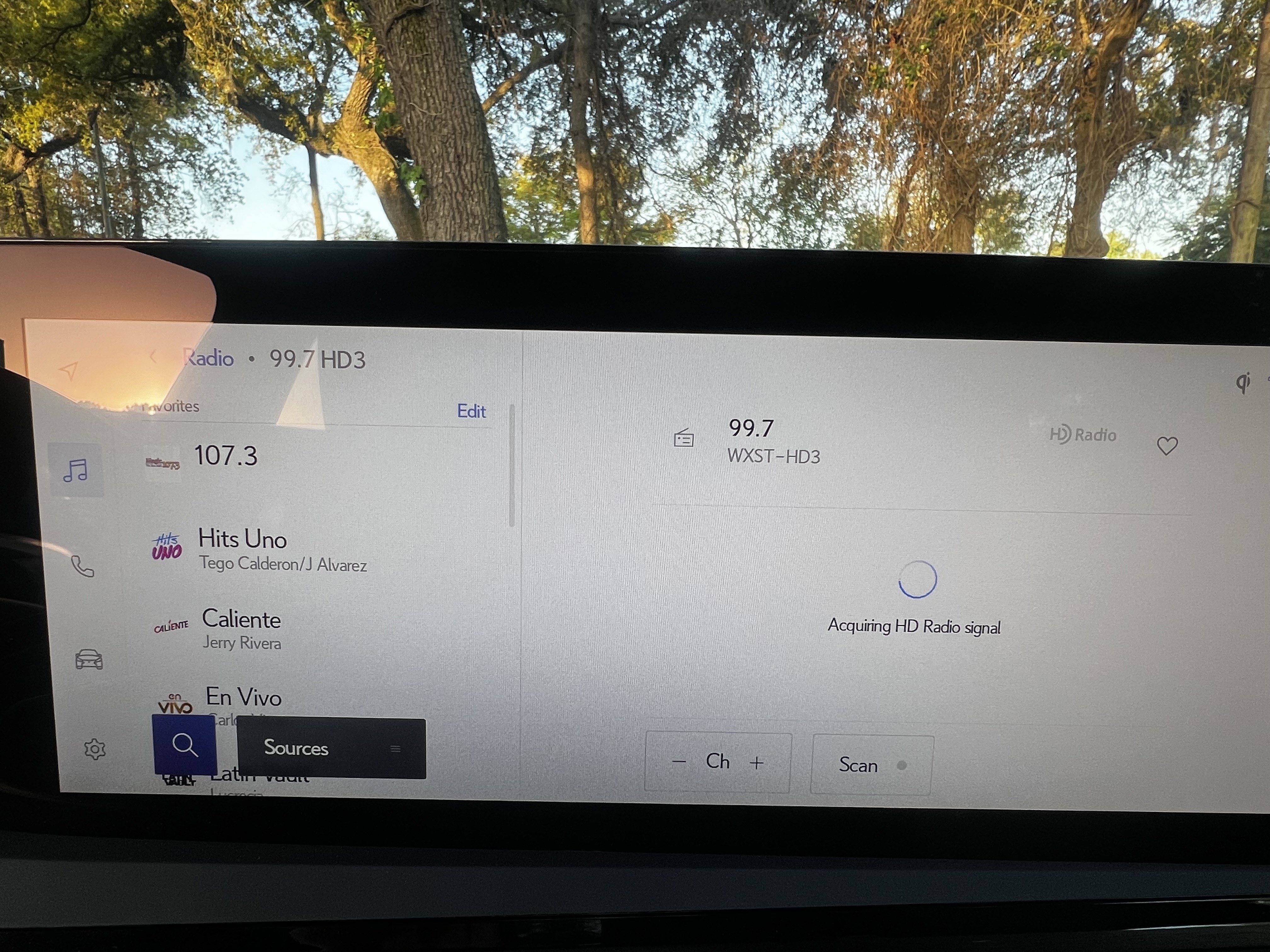 Used 2025 Lexus ES 300h w/ Premium Package image 23