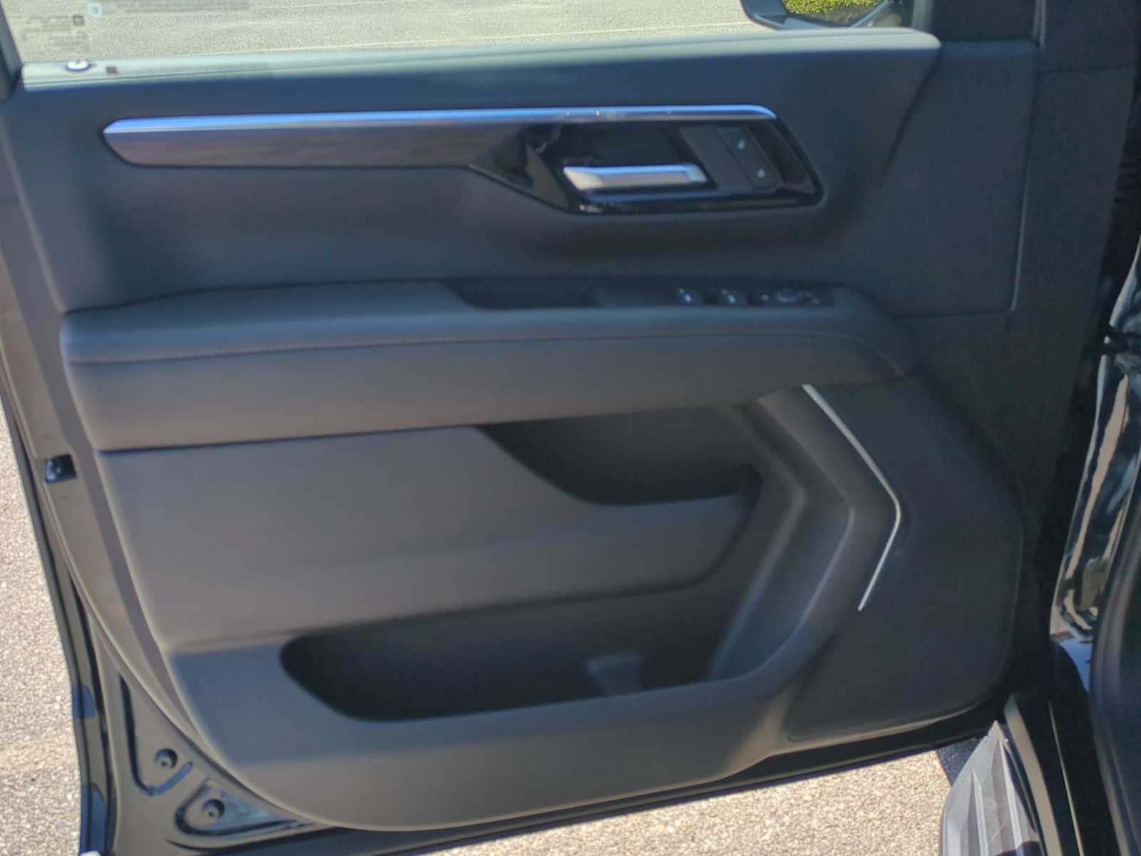 New 2026 Chevrolet Suburban LS RWD image 10