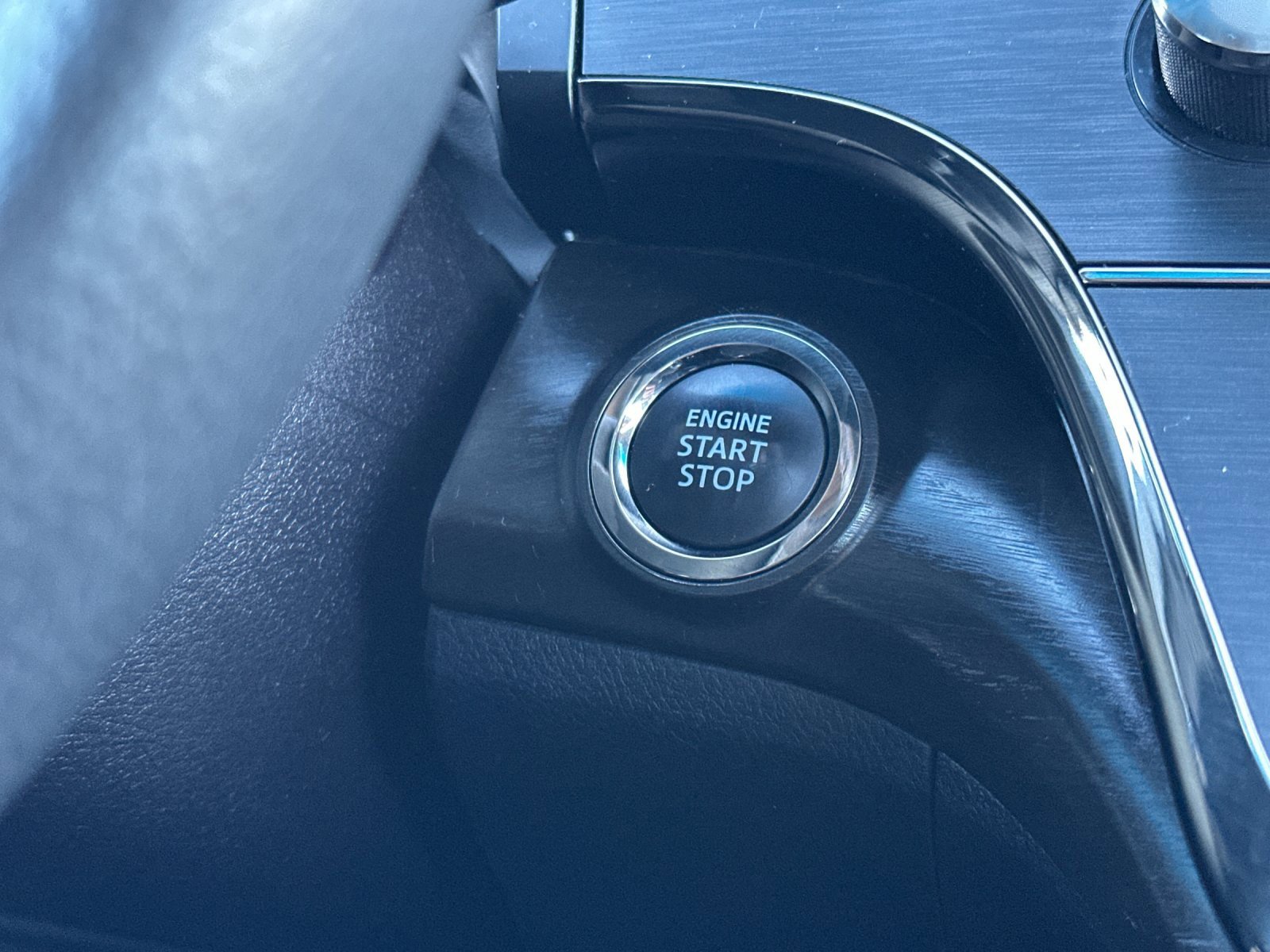 Used 2018 Toyota Avalon XLE Plus image 21