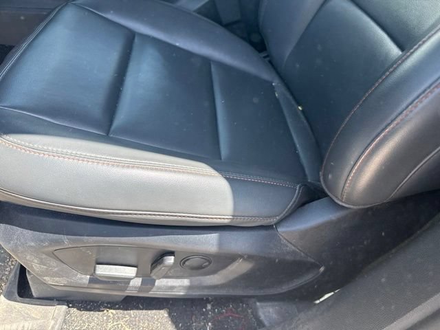 Used 2025 Ford Explorer Active w/ Active Comfort Package RWD image 2