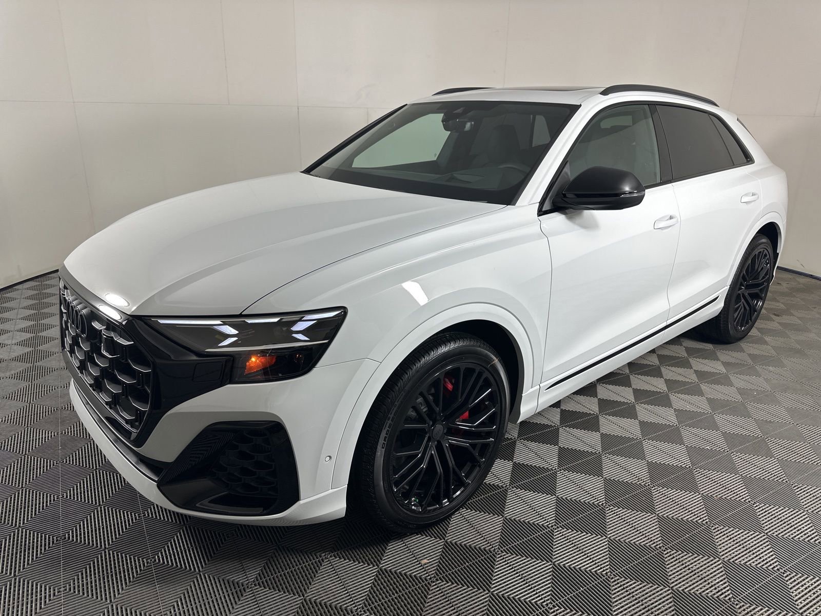 New 2026 Audi SQ8 Prestige image 4