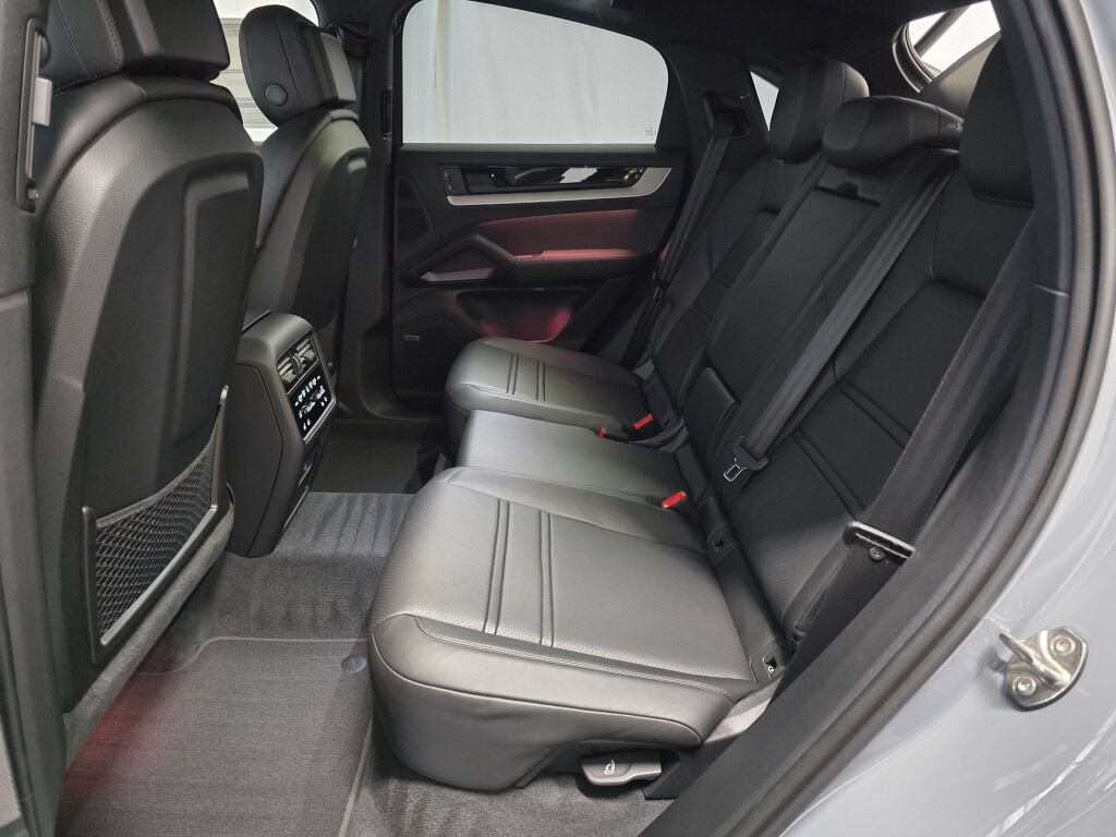 New 2026 Porsche Cayenne S AWD/4WD image 21