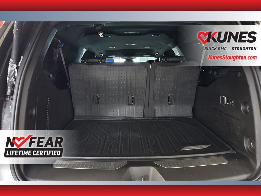 Used 2023 Chevrolet Suburban Premier image 41