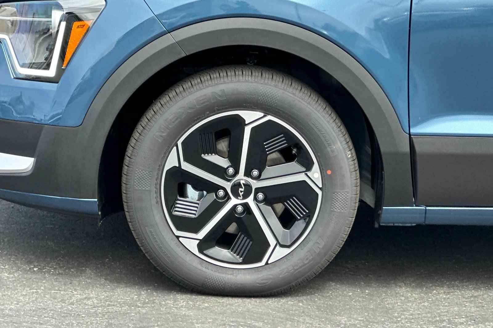 New 2026 Kia Niro EX FWD image 26