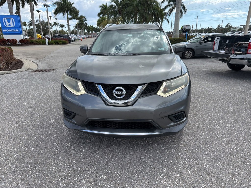 Used 2016 Nissan Rogue SV image 2