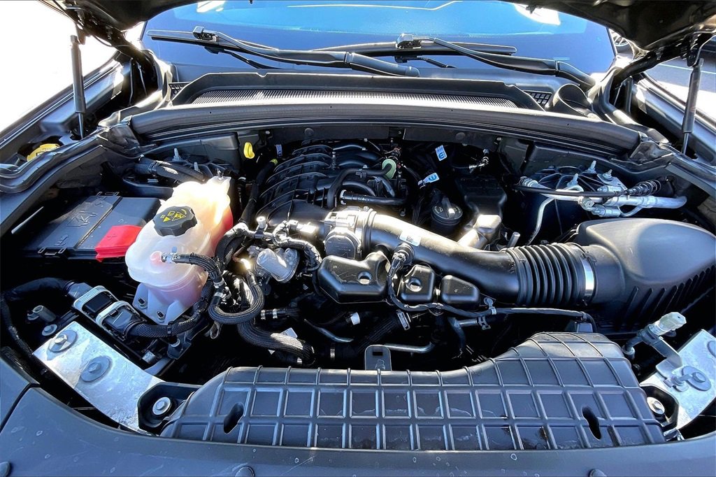 Used 2024 Jeep Grand Cherokee L Limited w/ Luxury Tech Group II image 9