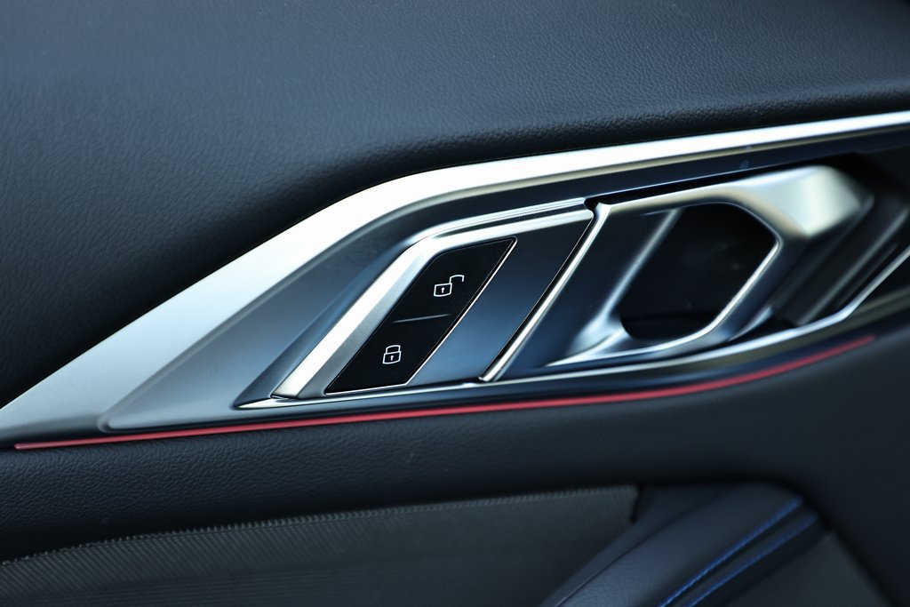 Used 2025 BMW 430i Coupe w/ M Sport Package RWD image 17