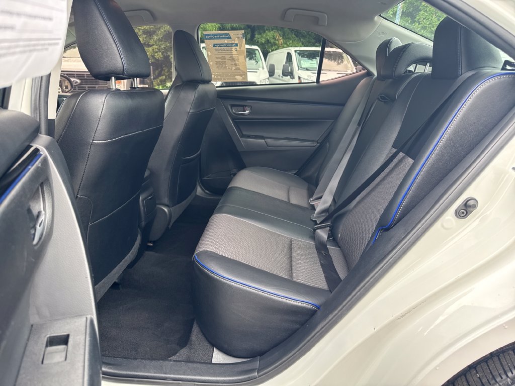 Used 2017 Toyota Corolla SE FWD image 28