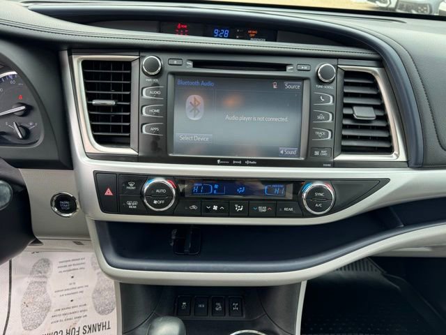 Used 2019 Toyota Highlander XLE image 16