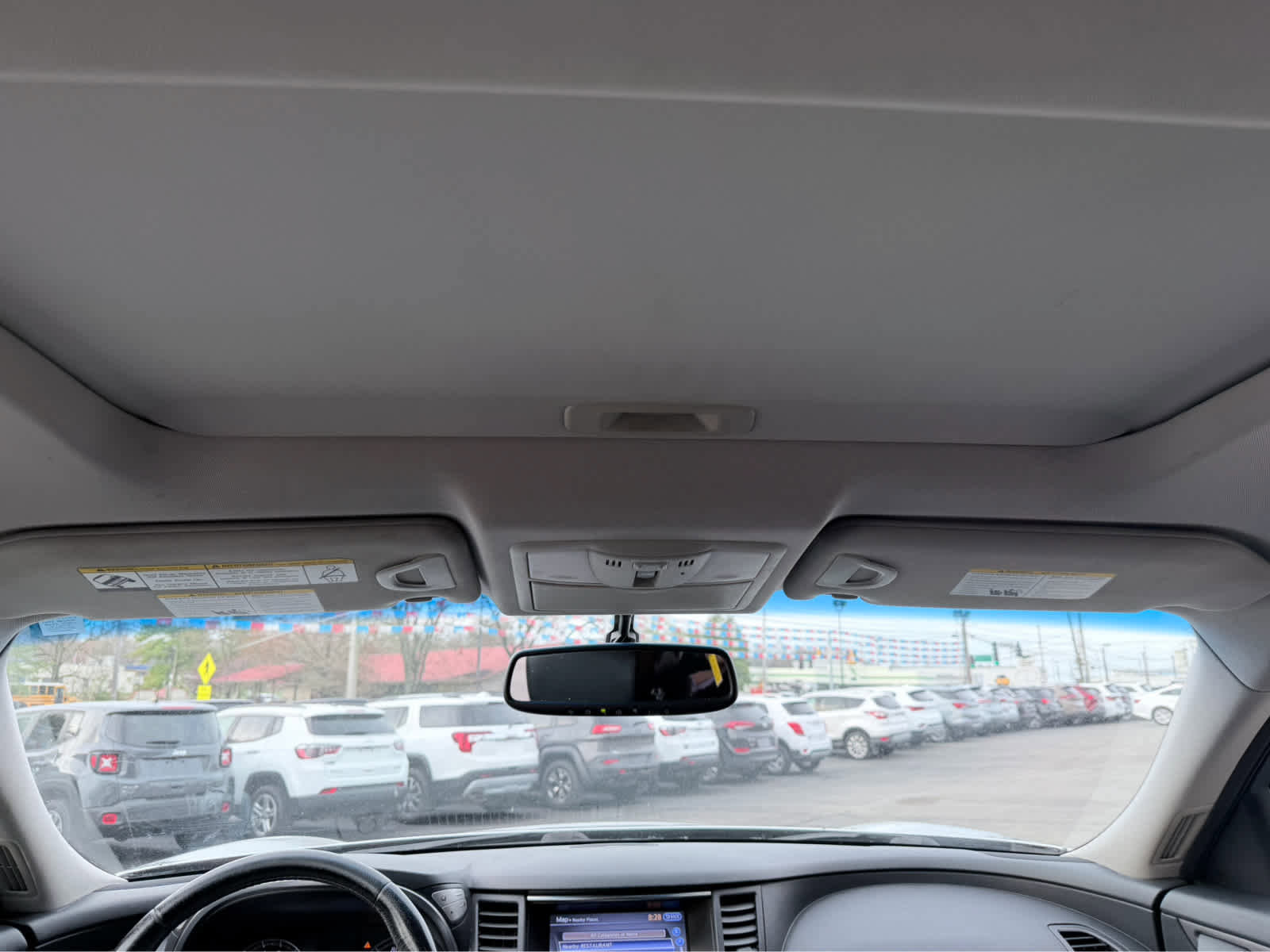 Used 2017 INFINITI QX70 AWD w/ Premium Package image 15