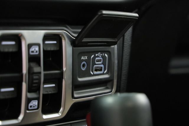 Used 2022 Jeep Wrangler Unlimited Sahara w/ Cold Weather Group image 21