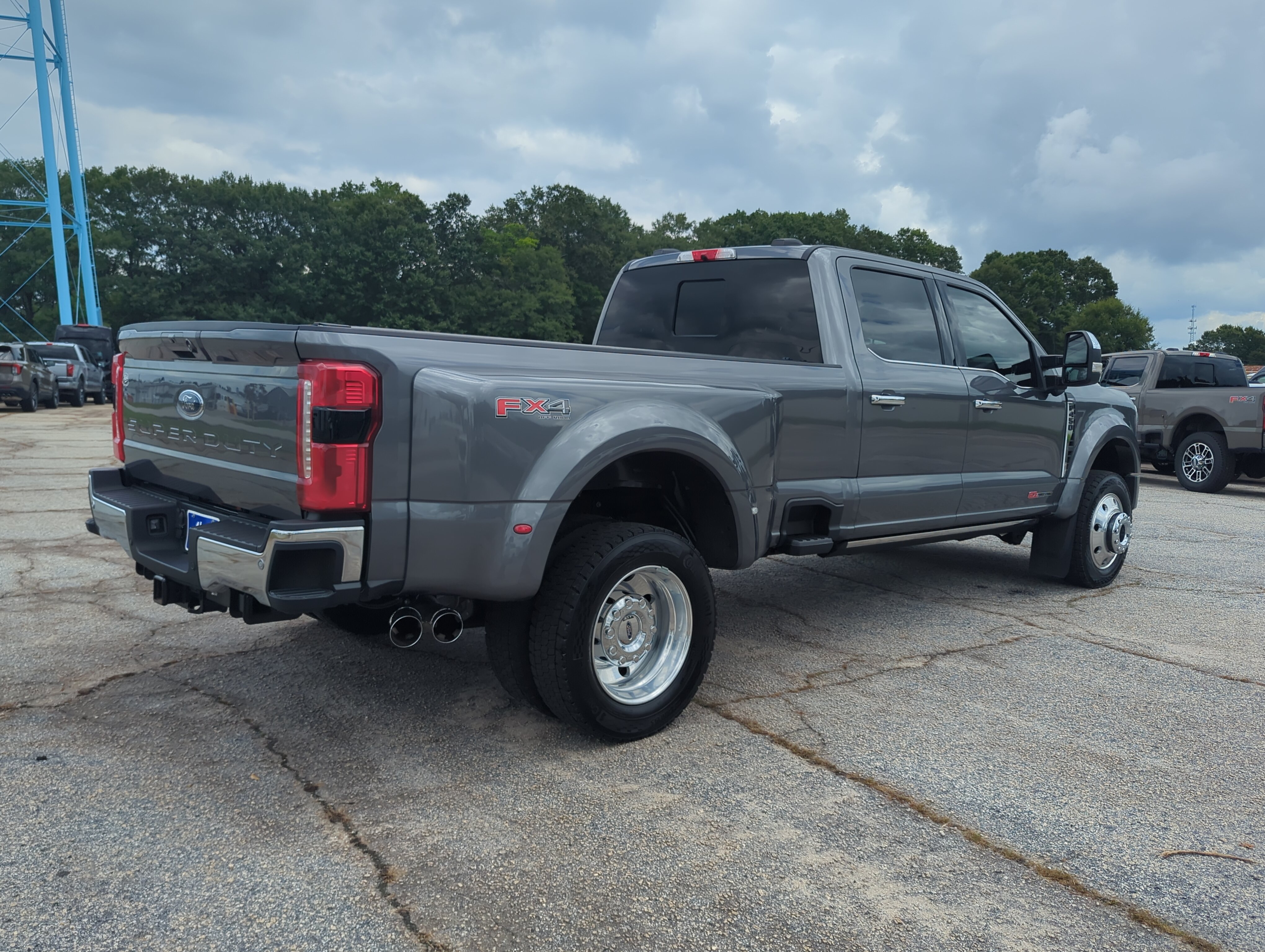 Certified 2025 Ford F450 Lariat w/ Lariat Ultimate Package AWD/4WD image 3