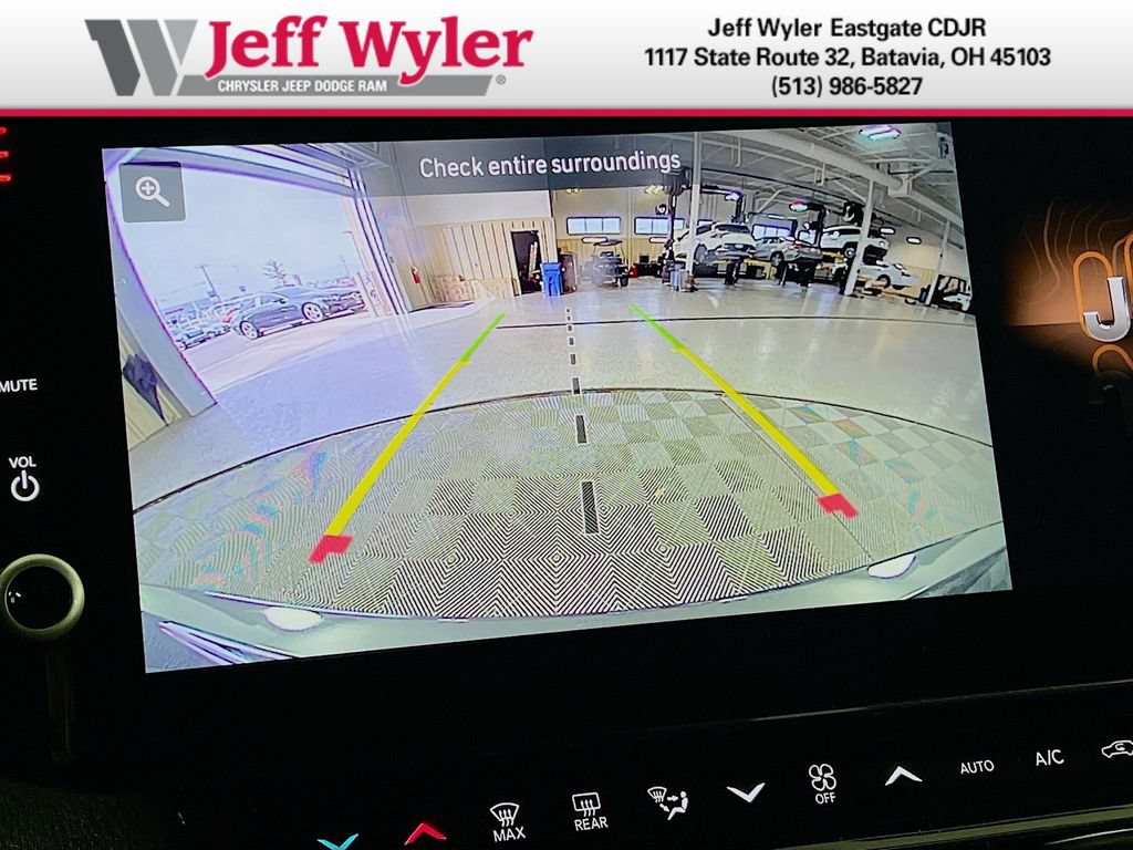 New 2026 Jeep Grand Cherokee Altitude AWD/4WD image 10