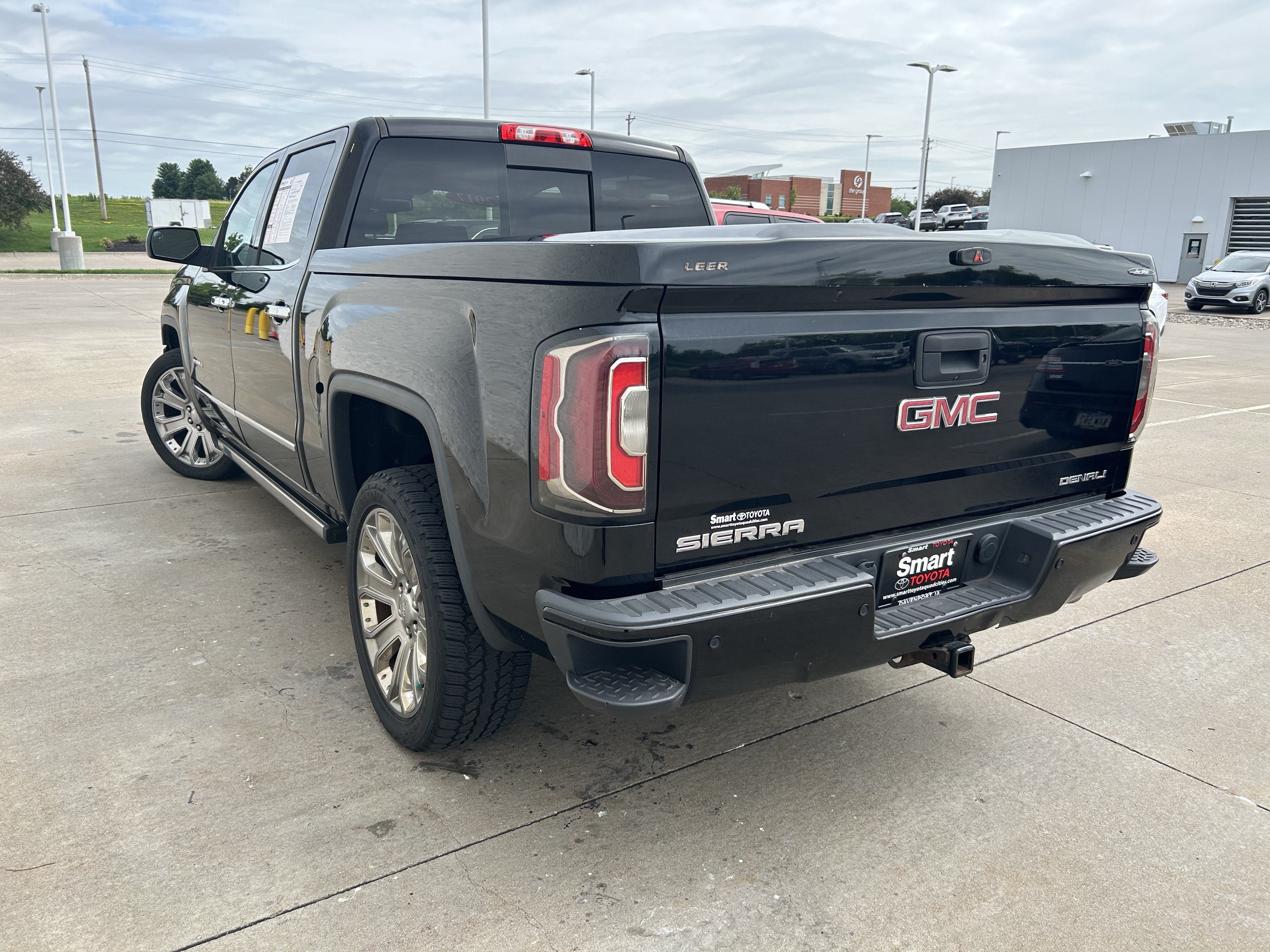 Used 2017 GMC Sierra 1500 Denali w/ Denali Ultimate Package AWD/4WD image 4