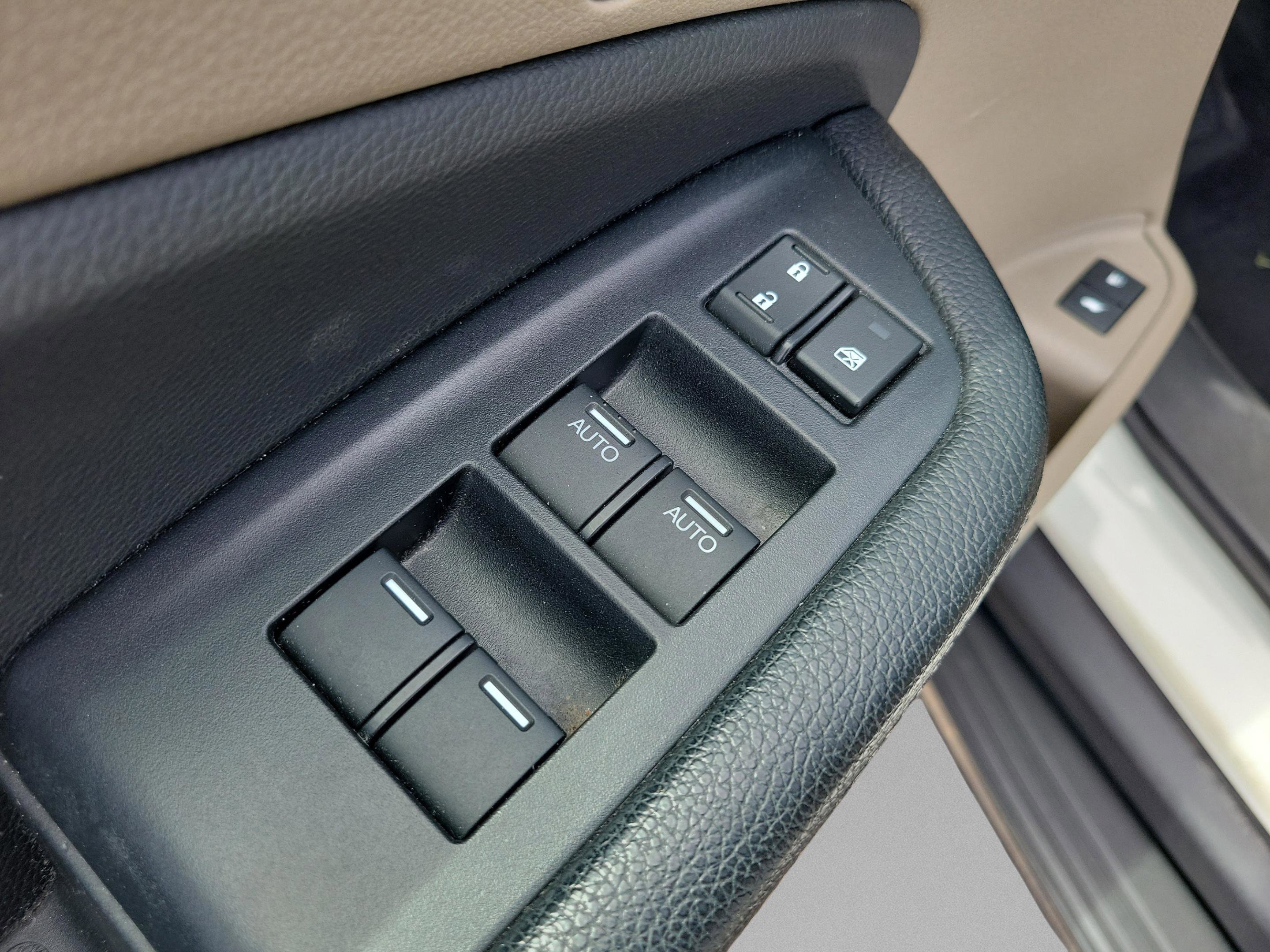 Certified 2017 Honda Pilot Touring image 24