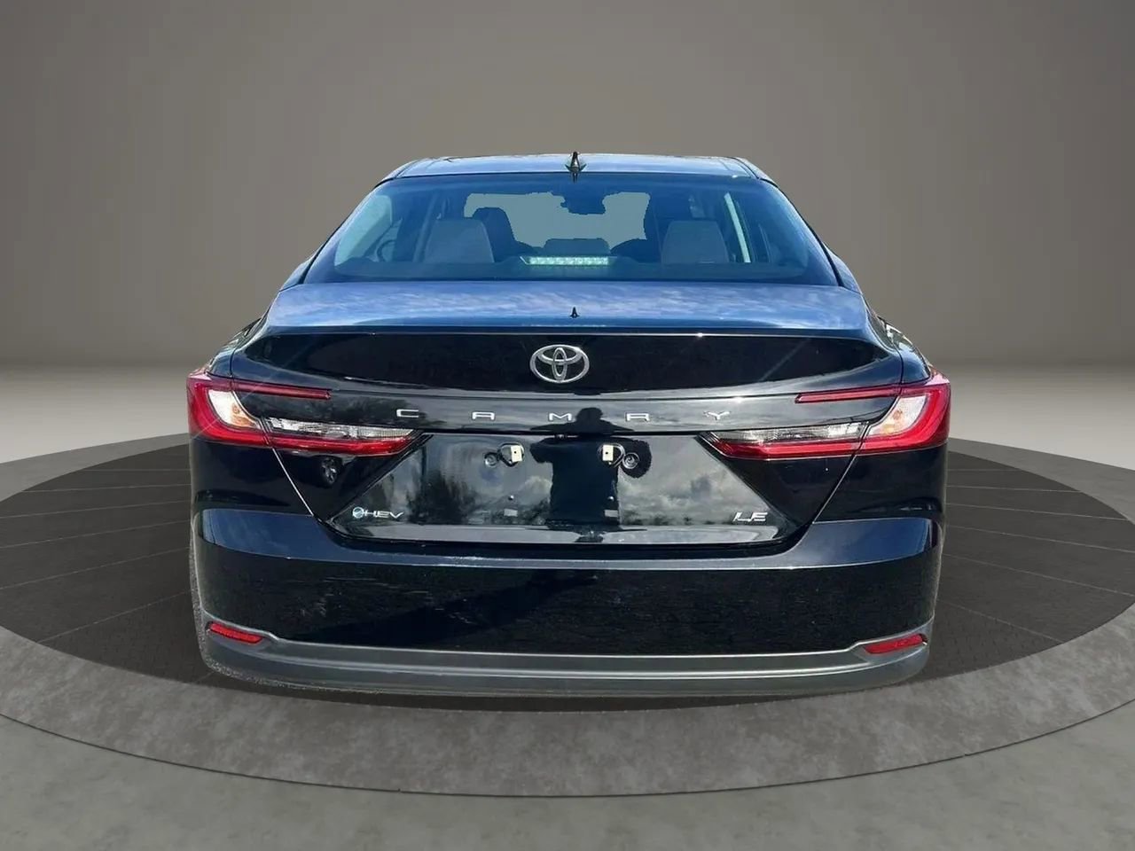 Used 2025 Toyota Camry LE image 6