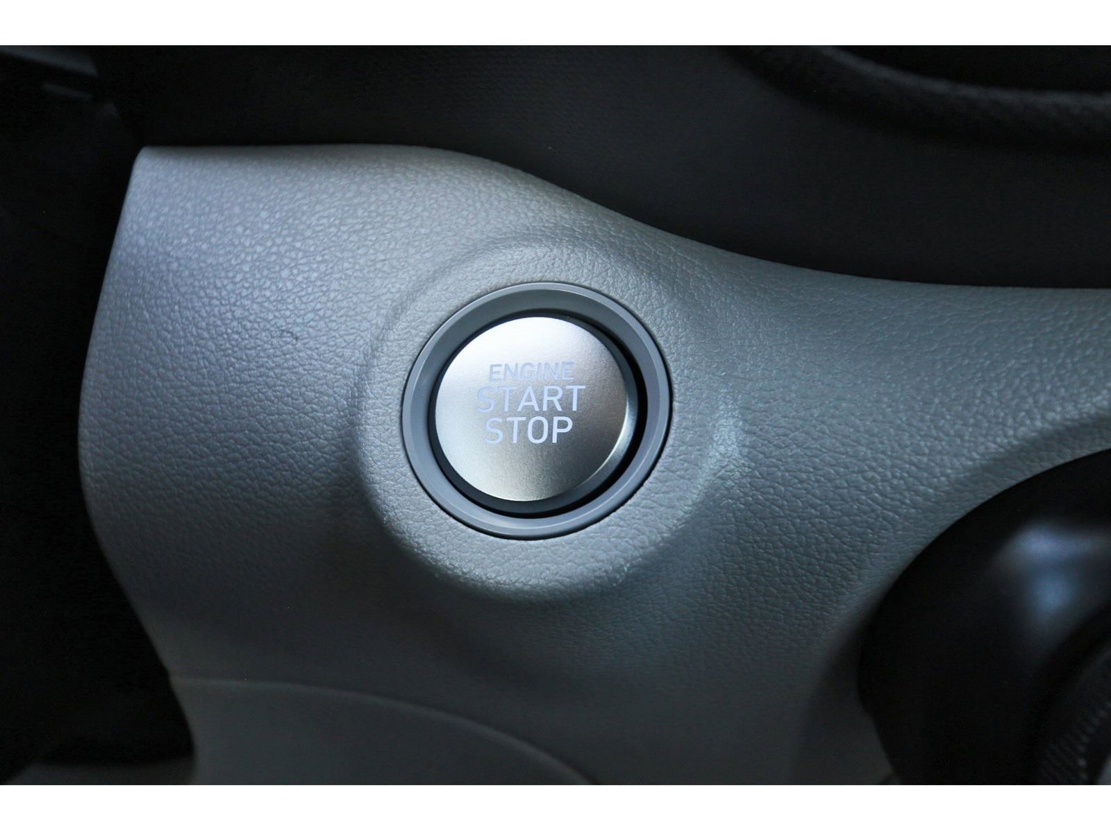 Certified 2025 Hyundai Venue SEL image 28