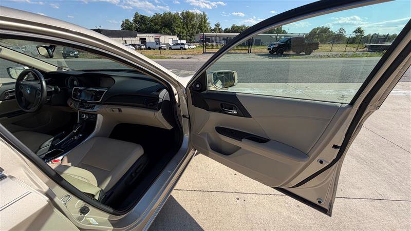Used 2013 Honda Accord EX-L image 18