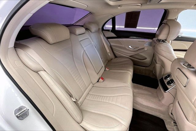 Used 2019 Mercedes-Benz S 560 Sedan image 19