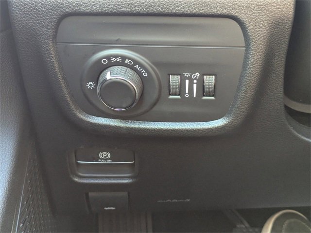 New 2025 Jeep Grand Cherokee Altitude image 24