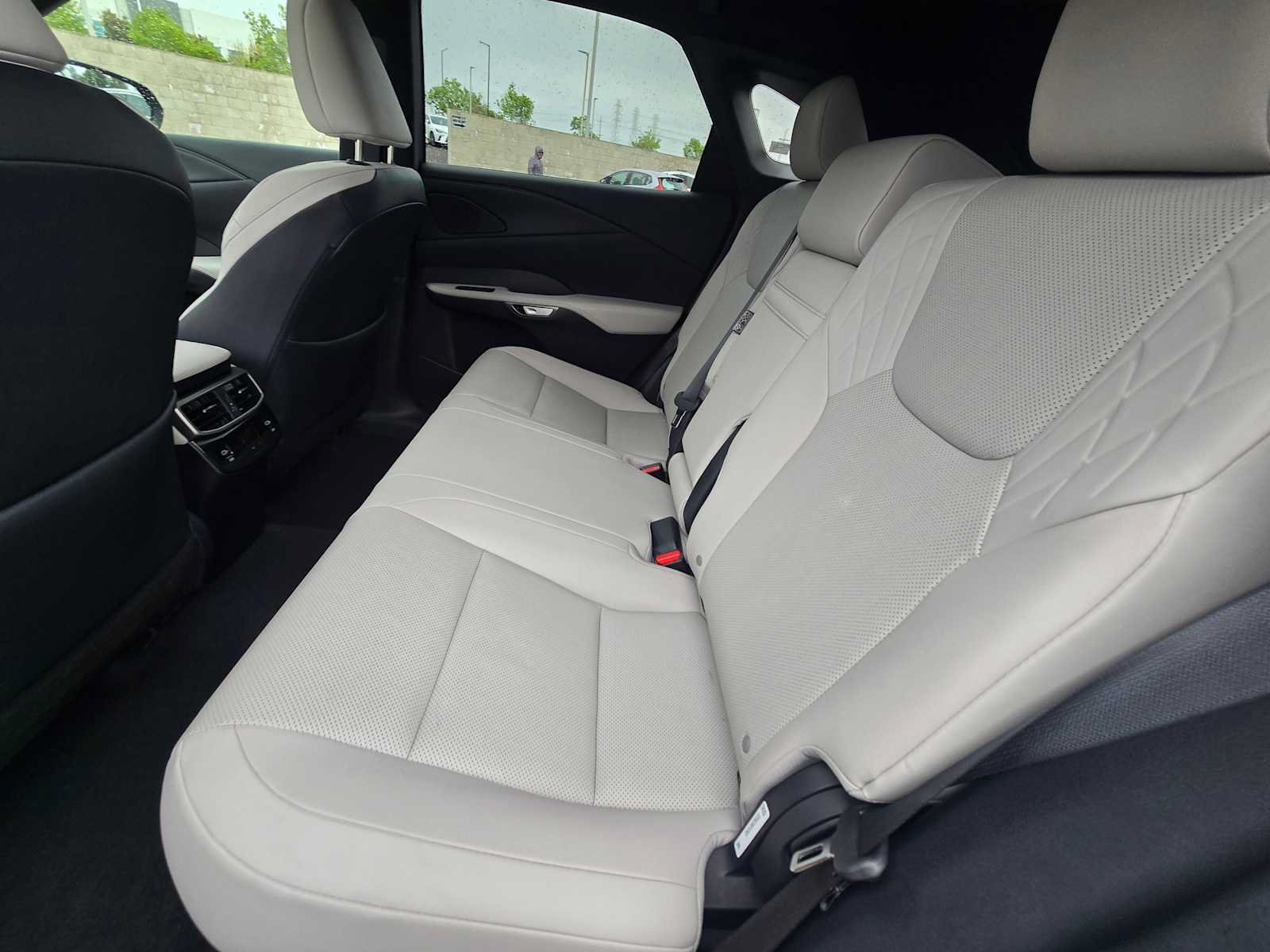 Used 2023 Lexus RX 350 Premium w/ Accessory Package AWD/4WD image 20