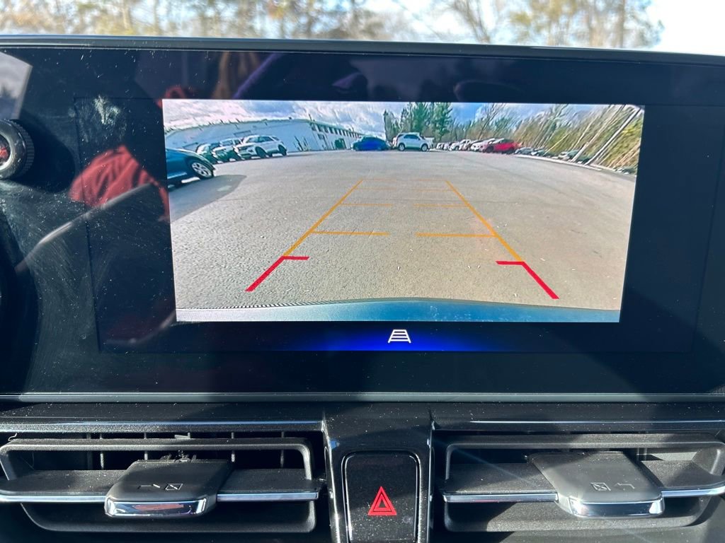 Used 2024 Chevrolet TrailBlazer RS image 30