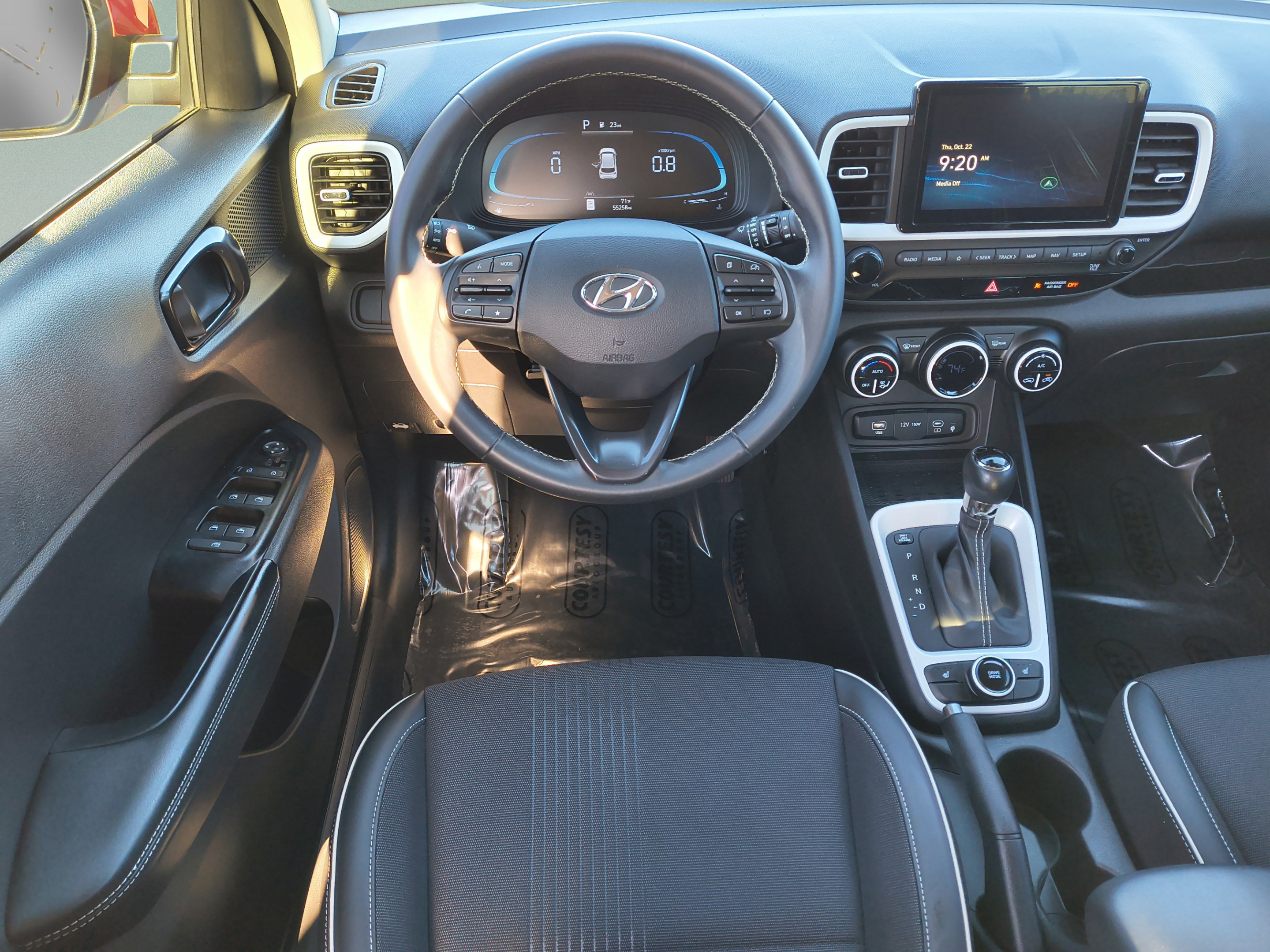 Certified 2023 Hyundai Venue Limited FWD image 11