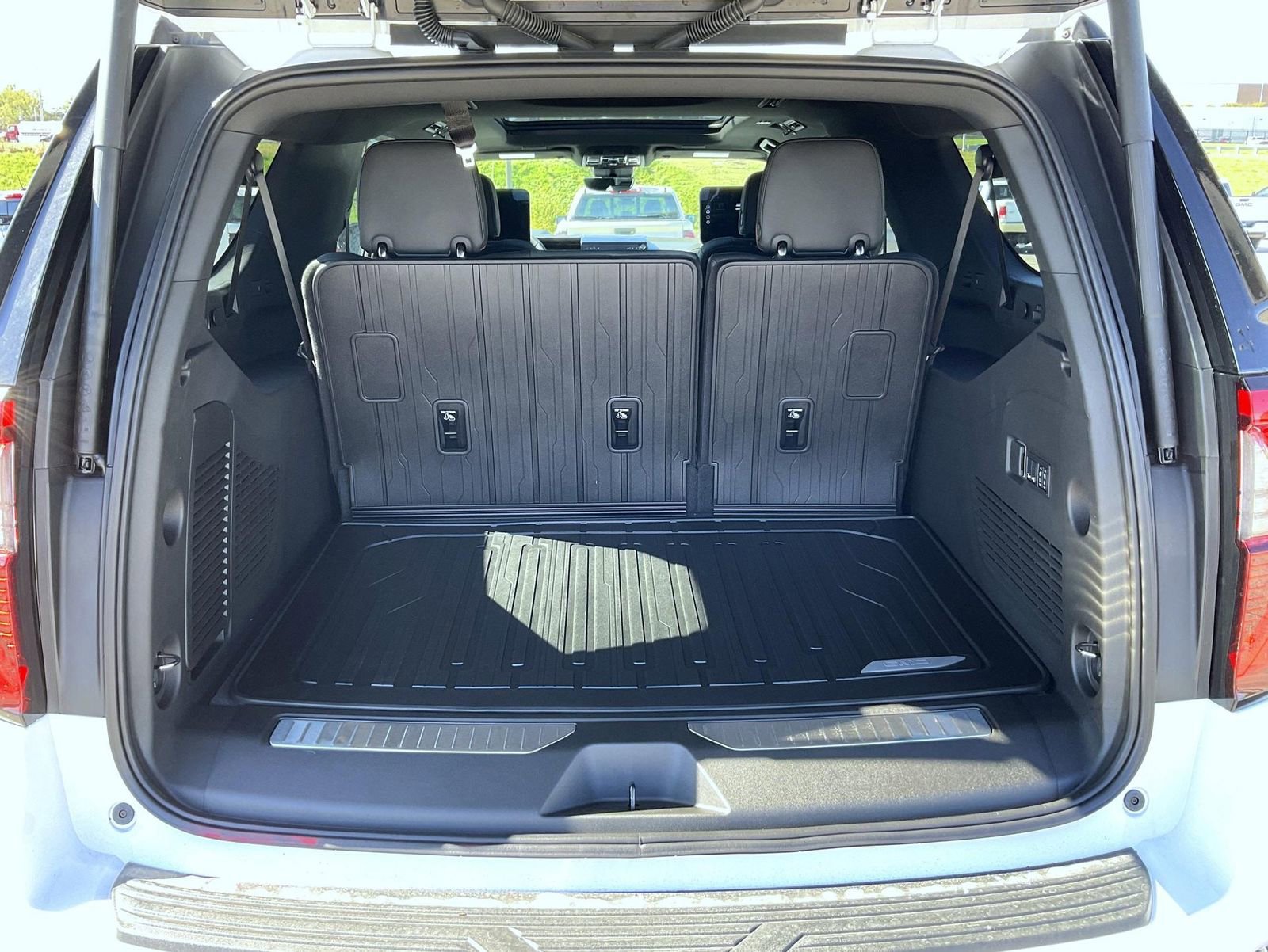 New 2026 GMC Yukon XL AT4 w/ AT4 Premium Plus Package image 24