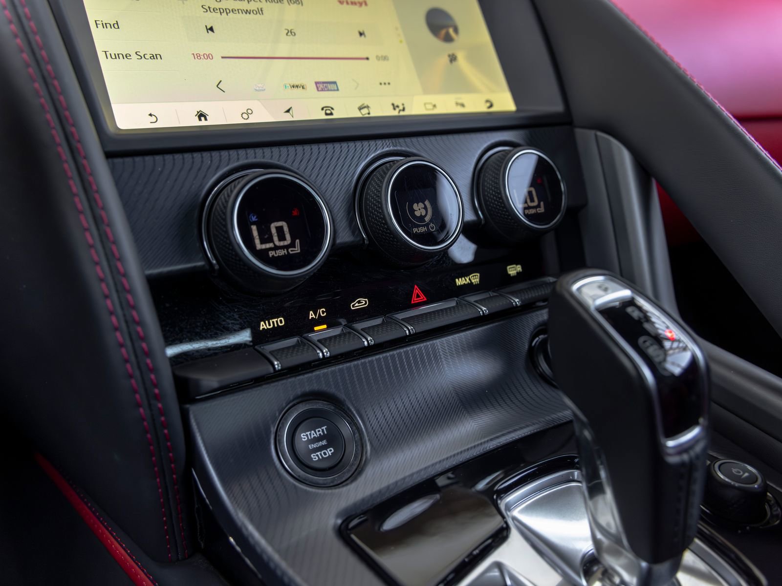 Used 2024 Jaguar F-TYPE R-Dynamic RWD image 40