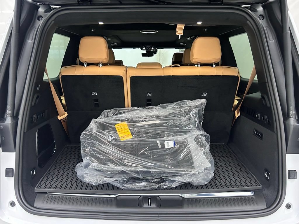 New 2026 Jeep Grand Wagoneer Summit AWD/4WD image 9