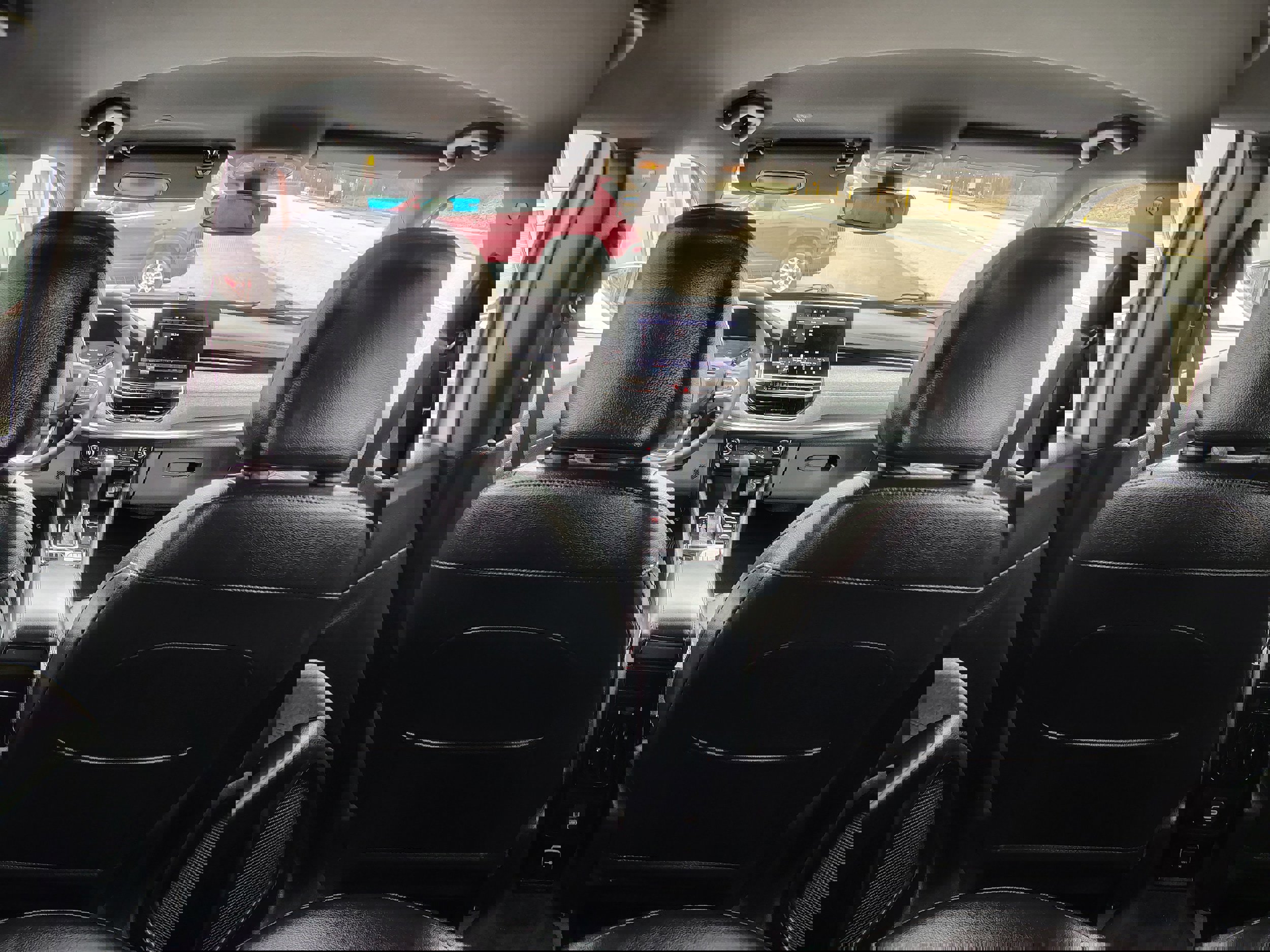 Used 2024 Jeep Compass Latitude image 11