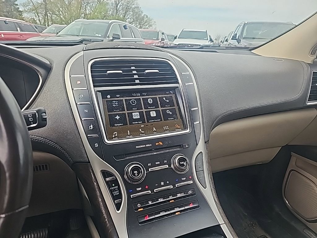 Used 2019 Lincoln Nautilus Select image 12