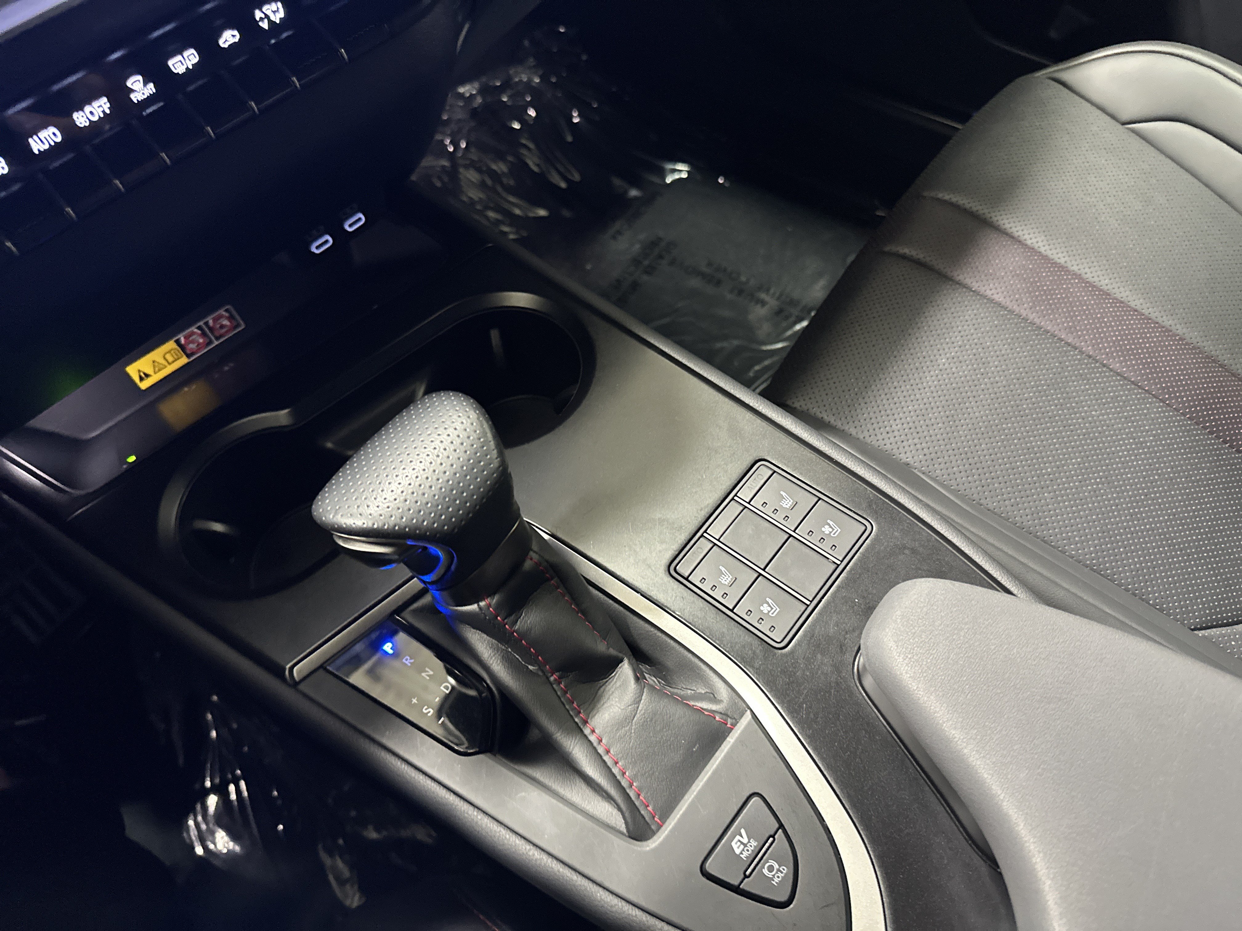 Certified 2024 Lexus UX 250h F Sport FWD image 26