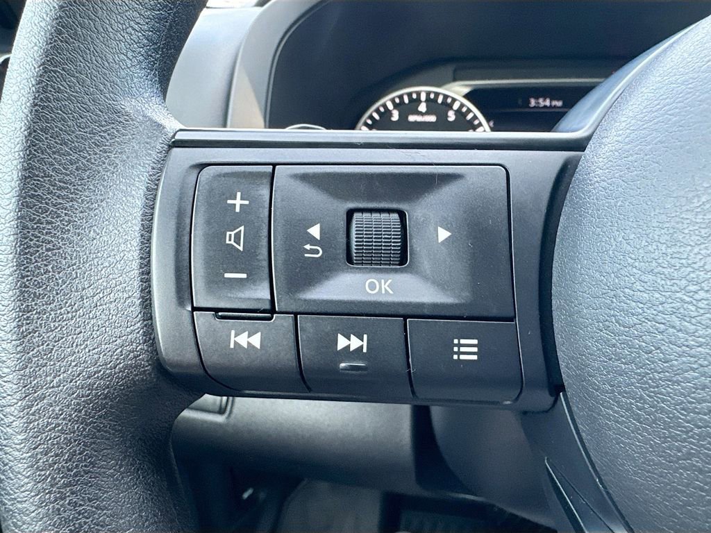 Used 2023 Nissan Pathfinder S image 9